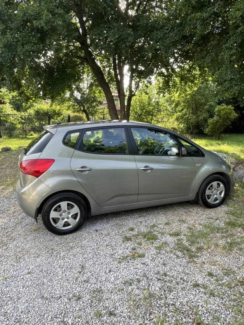 Kia Venga 1.4 CRDi, снимка 6 - Автомобили и джипове - 54989915