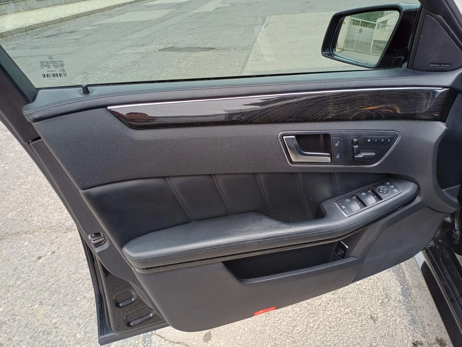 Mercedes-Benz E 63 AMG, снимка 15 - Автомобили и джипове - 55085228