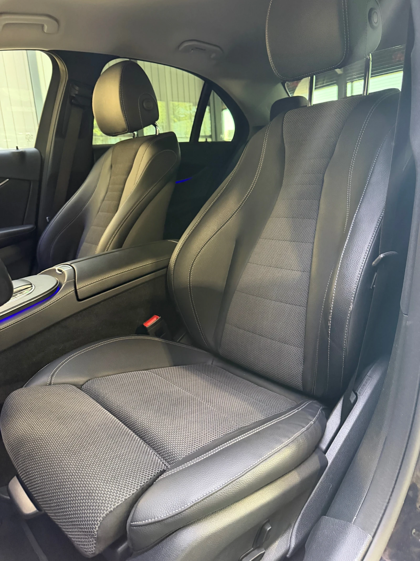 Mercedes-Benz E 220 d * LED * , снимка 14 - Автомобили и джипове - 55097216