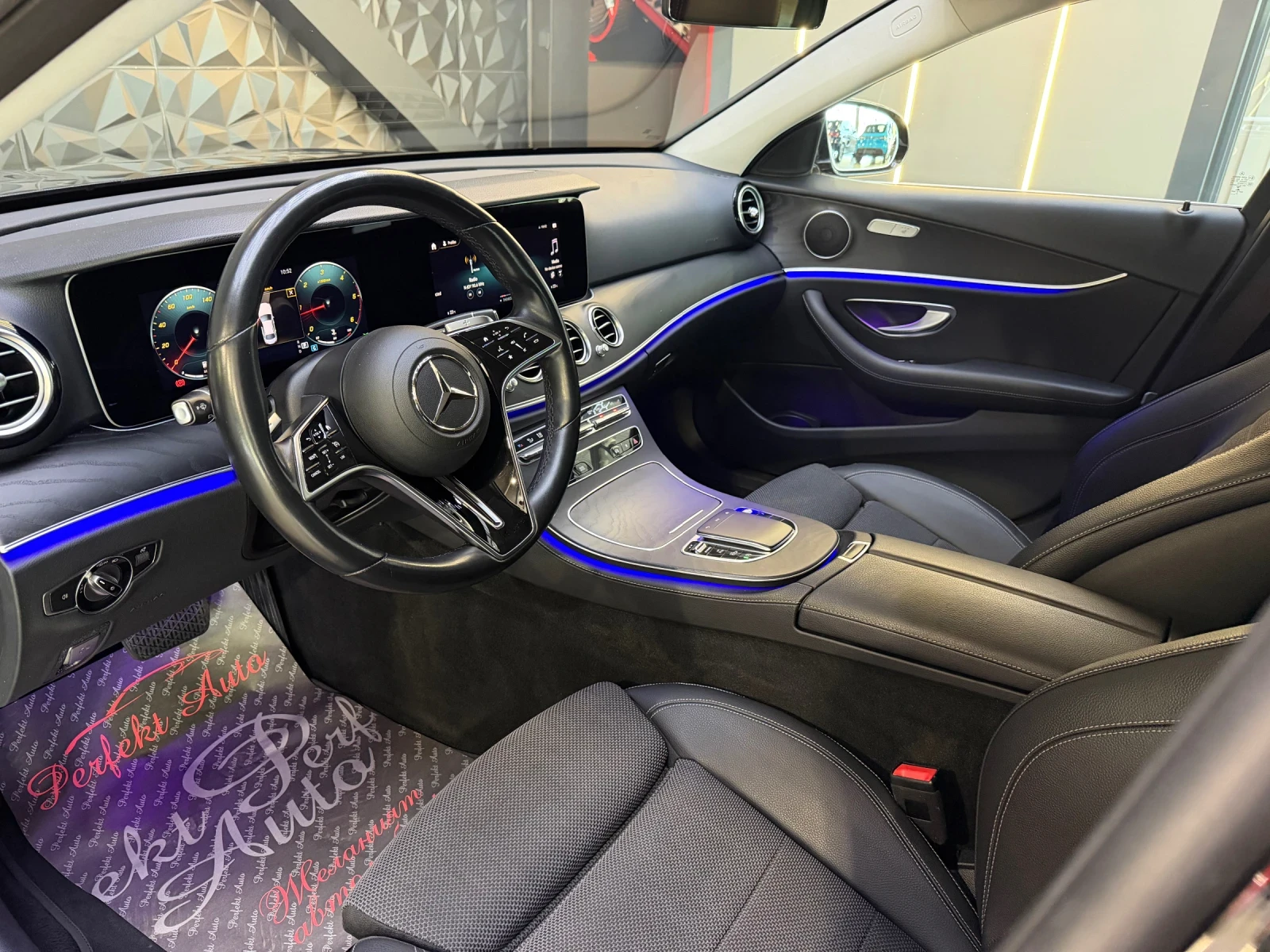 Mercedes-Benz E 220 d * LED * , снимка 7 - Автомобили и джипове - 55097216