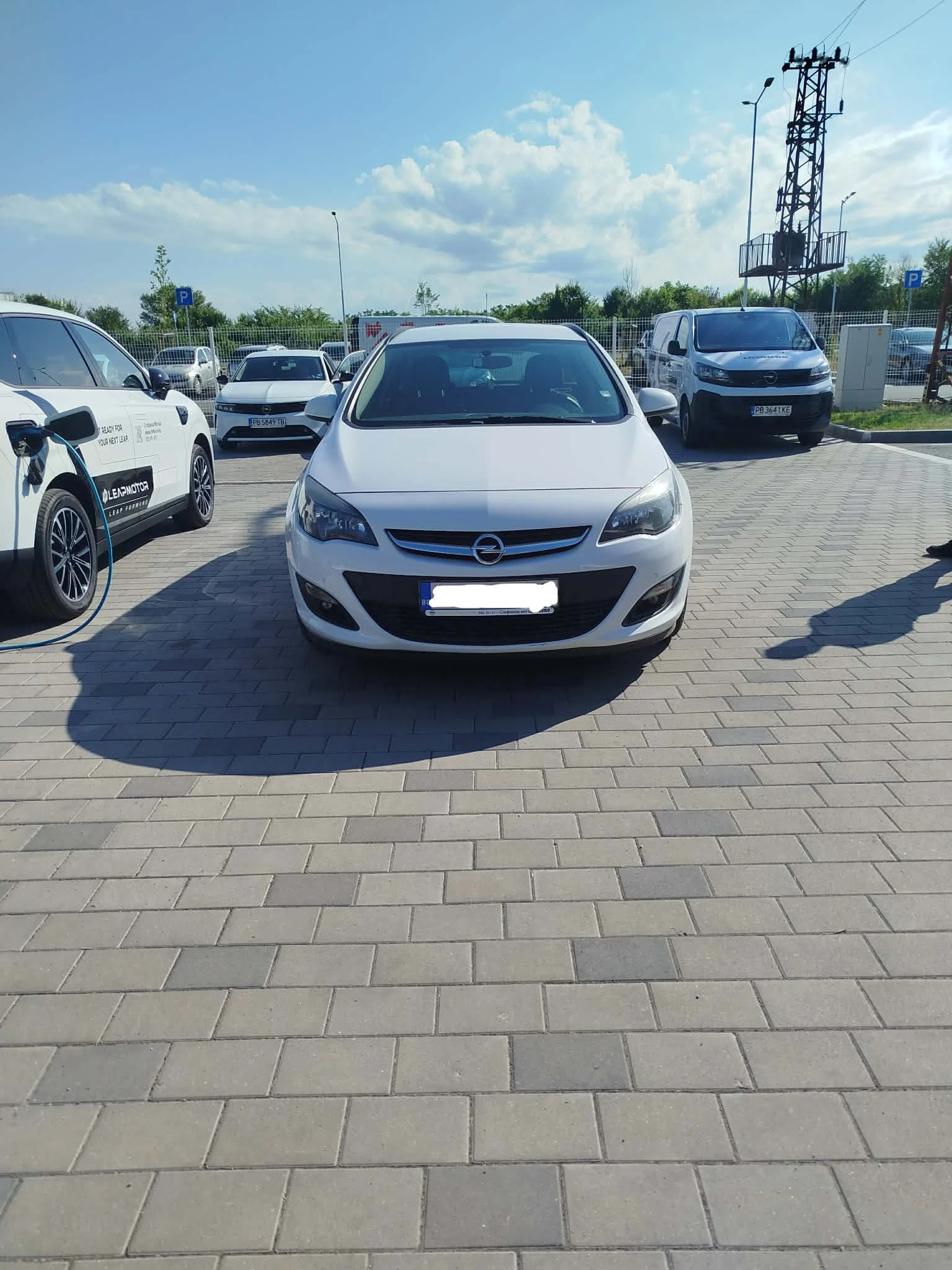 Opel Astra J sport tourer, снимка 2 - Автомобили и джипове - 55136880