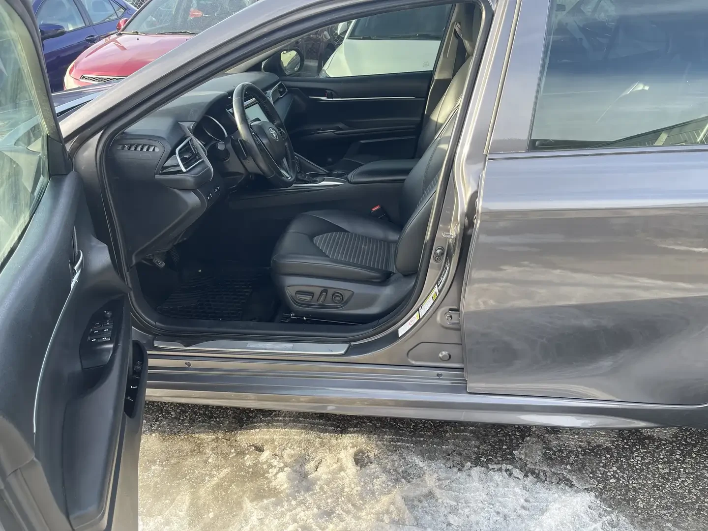 Toyota Camry SE, снимка 9 - Автомобили и джипове - 55197331
