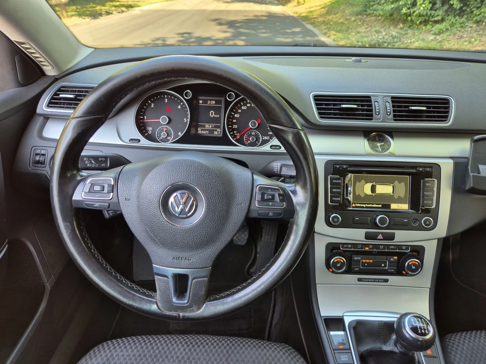 VW Passat 2.0TDI Comfortline 140кс Navi Подгрев, снимка 16 - Автомобили и джипове - 55616504