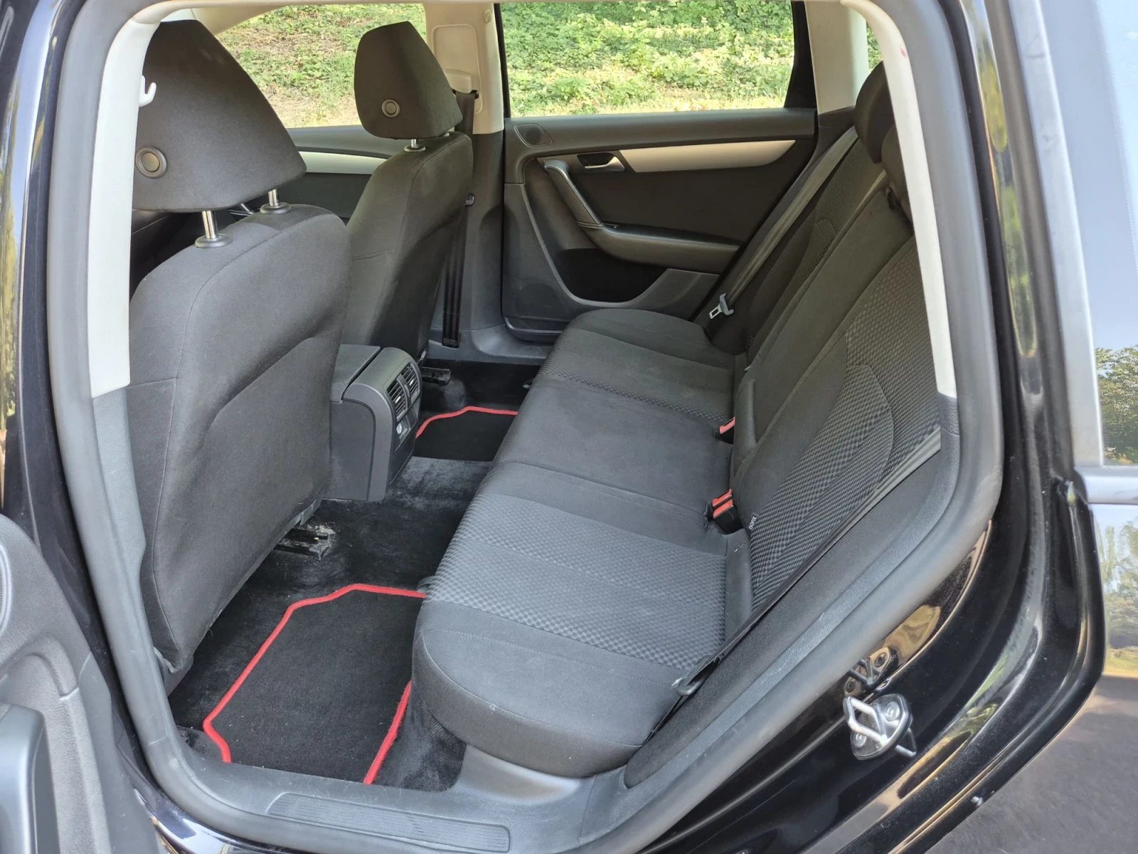 VW Passat 2.0TDI Comfortline 140кс Navi Подгрев, снимка 14 - Автомобили и джипове - 55616504