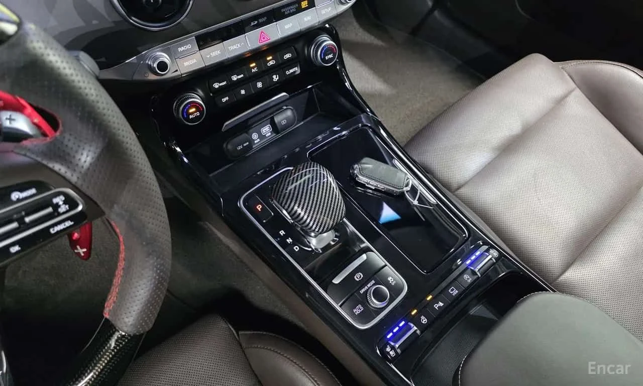 Kia Stinger * 3.3 Turbo AWD * ЦЕНА ДО БГ, снимка 10 - Автомобили и джипове - 55709472