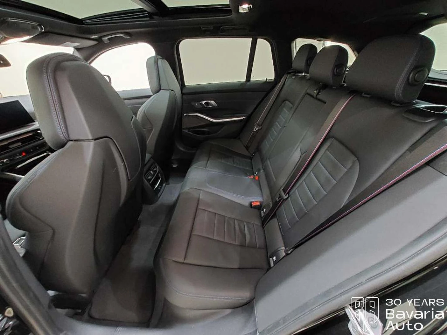 BMW 320 d Touring xDrive M Sport Paket, снимка 8 - Автомобили и джипове - 55879109