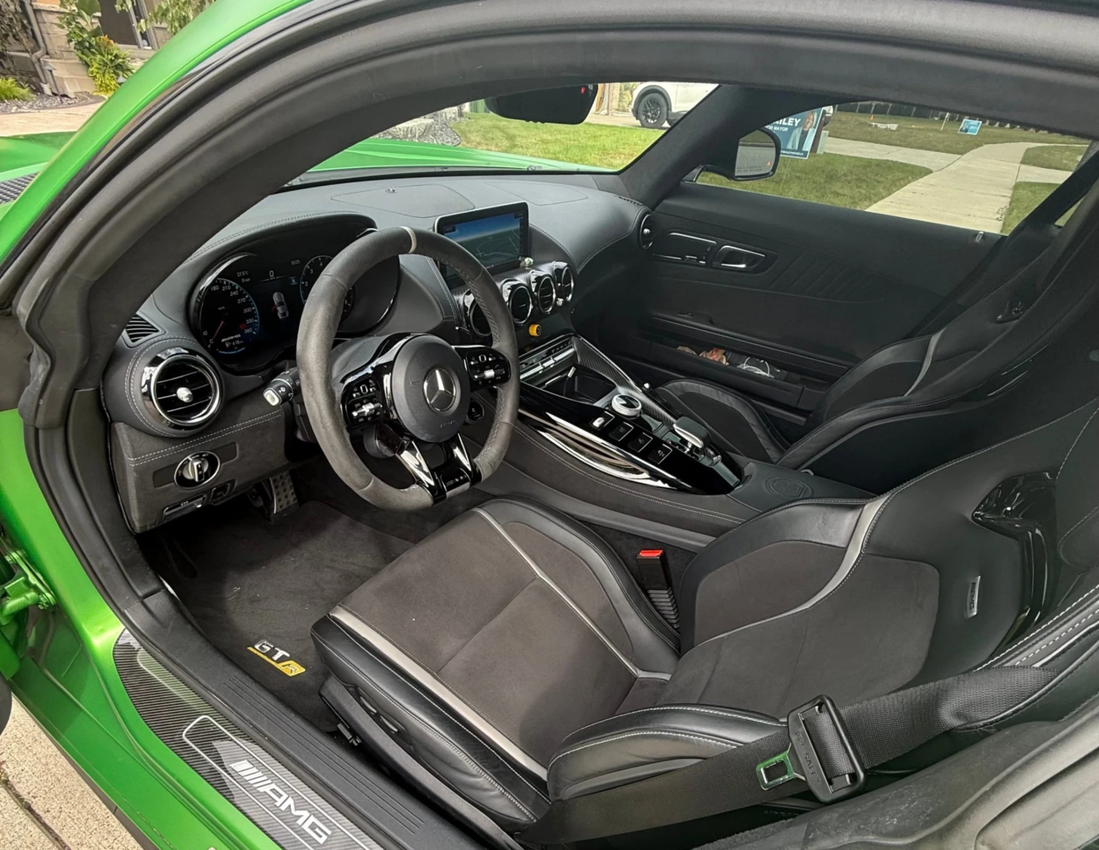 Mercedes-Benz AMG GT * R* БЕЗ ЗАБЕЛЕЖКА * ЦЕНА ДО БЪЛГАРИЯ, снимка 7 - Автомобили и джипове - 55962584