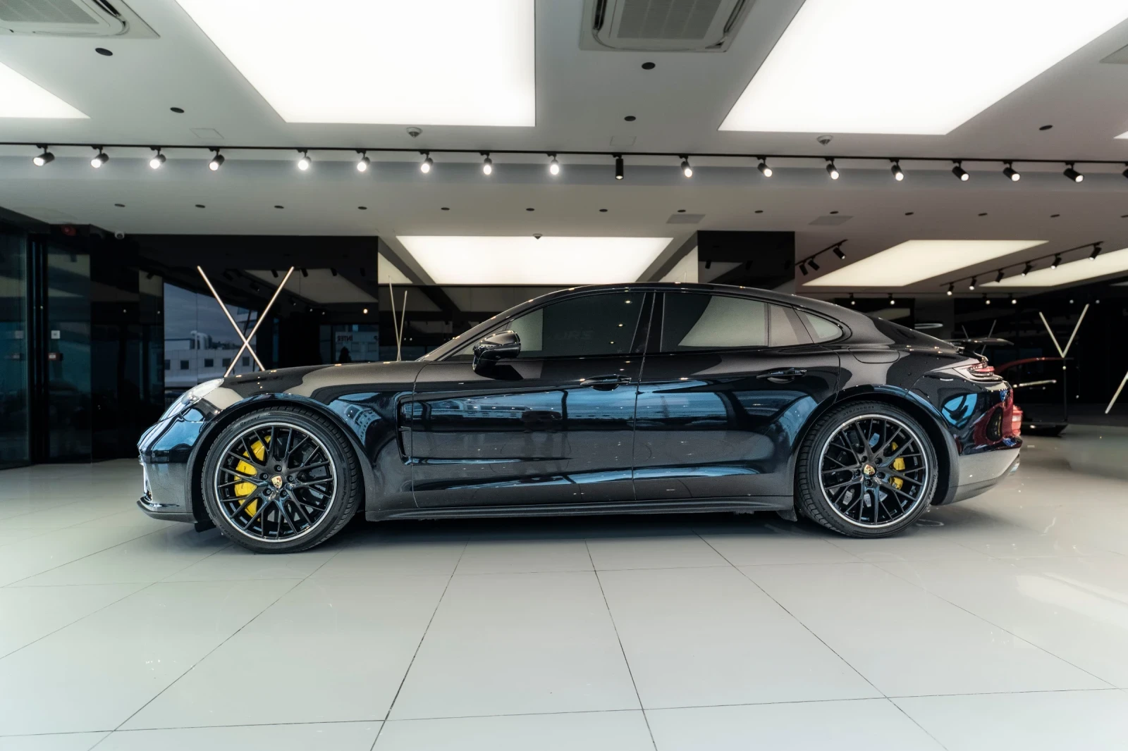 Porsche Panamera TURBO S* BURMESTER* SOFTCLOSE* KEYLESS* RED BELTS*, снимка 2 - Автомобили и джипове - 56088050
