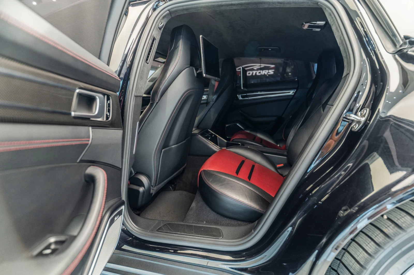 Porsche Panamera TURBO S* BURMESTER* SOFTCLOSE* KEYLESS* RED BELTS*, снимка 11 - Автомобили и джипове - 56088050