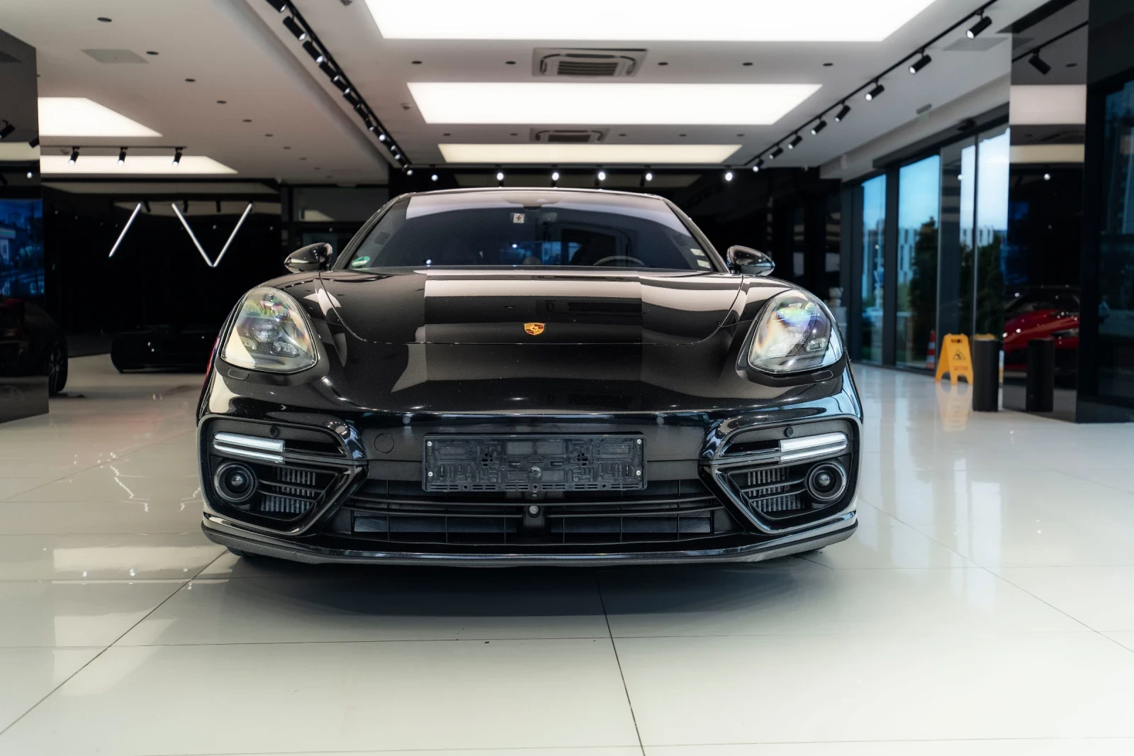 Porsche Panamera TURBO S* BURMESTER* SOFTCLOSE* KEYLESS* RED BELTS*, снимка 8 - Автомобили и джипове - 56088050