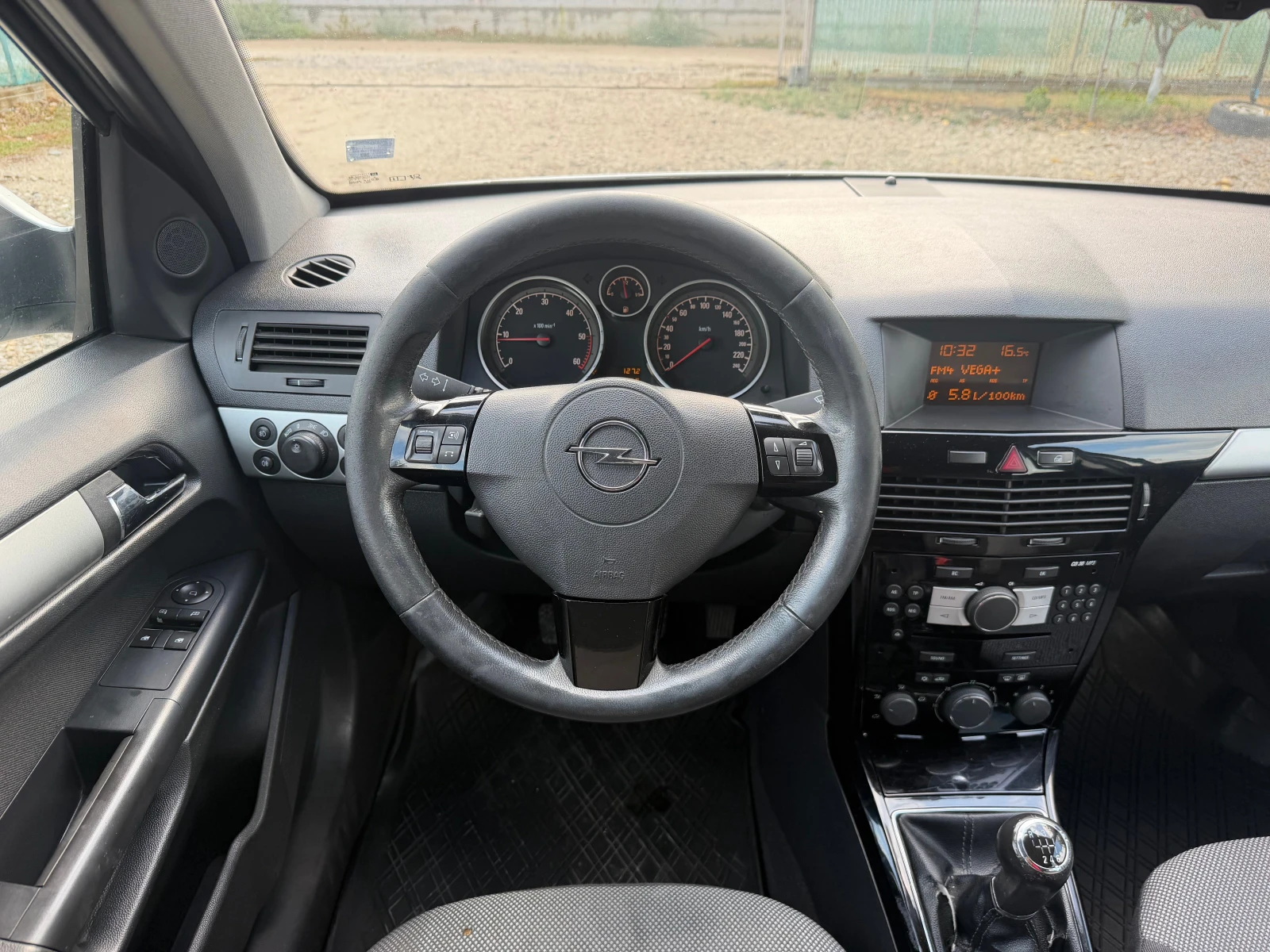Opel Astra 1.7CDTi, снимка 11 - Автомобили и джипове - 56233197