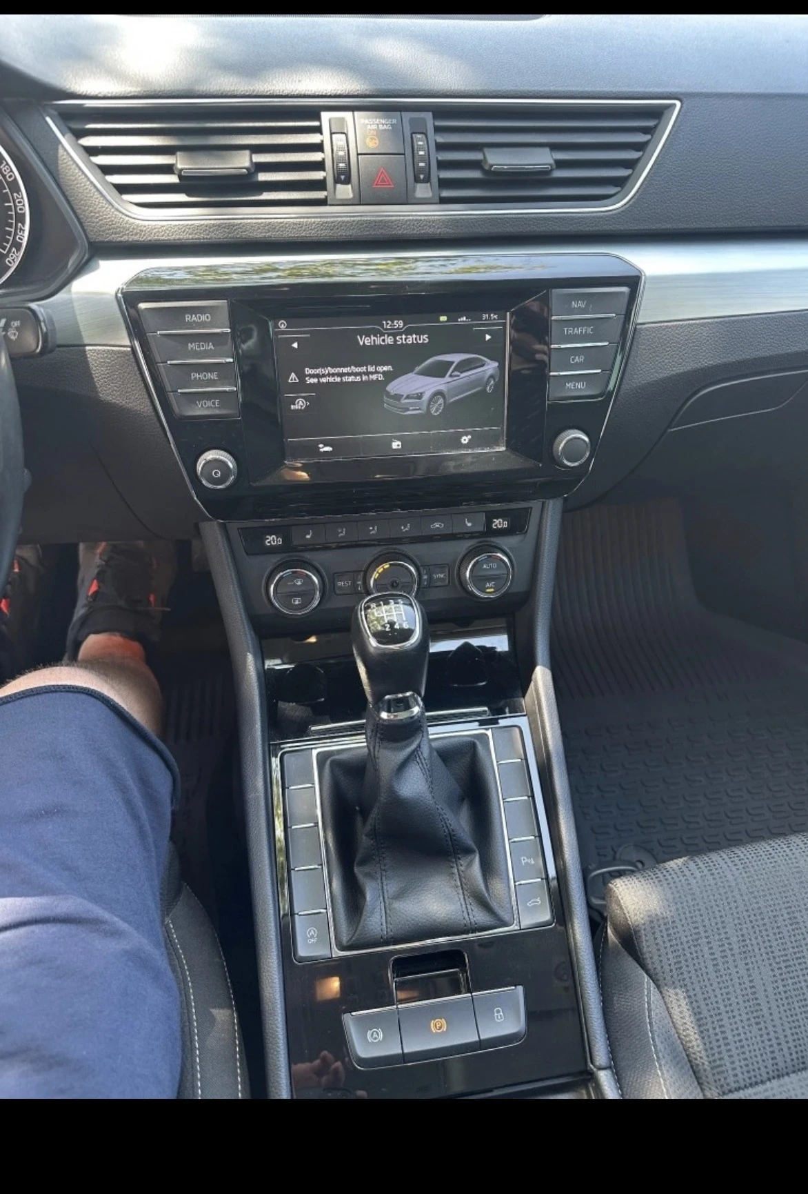 Skoda Superb 2.0 TDI , снимка 9 - Автомобили и джипове - 56537928