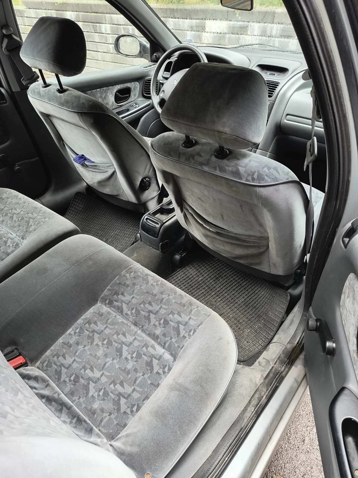 Renault Laguna, снимка 5 - Автомобили и джипове - 56642740