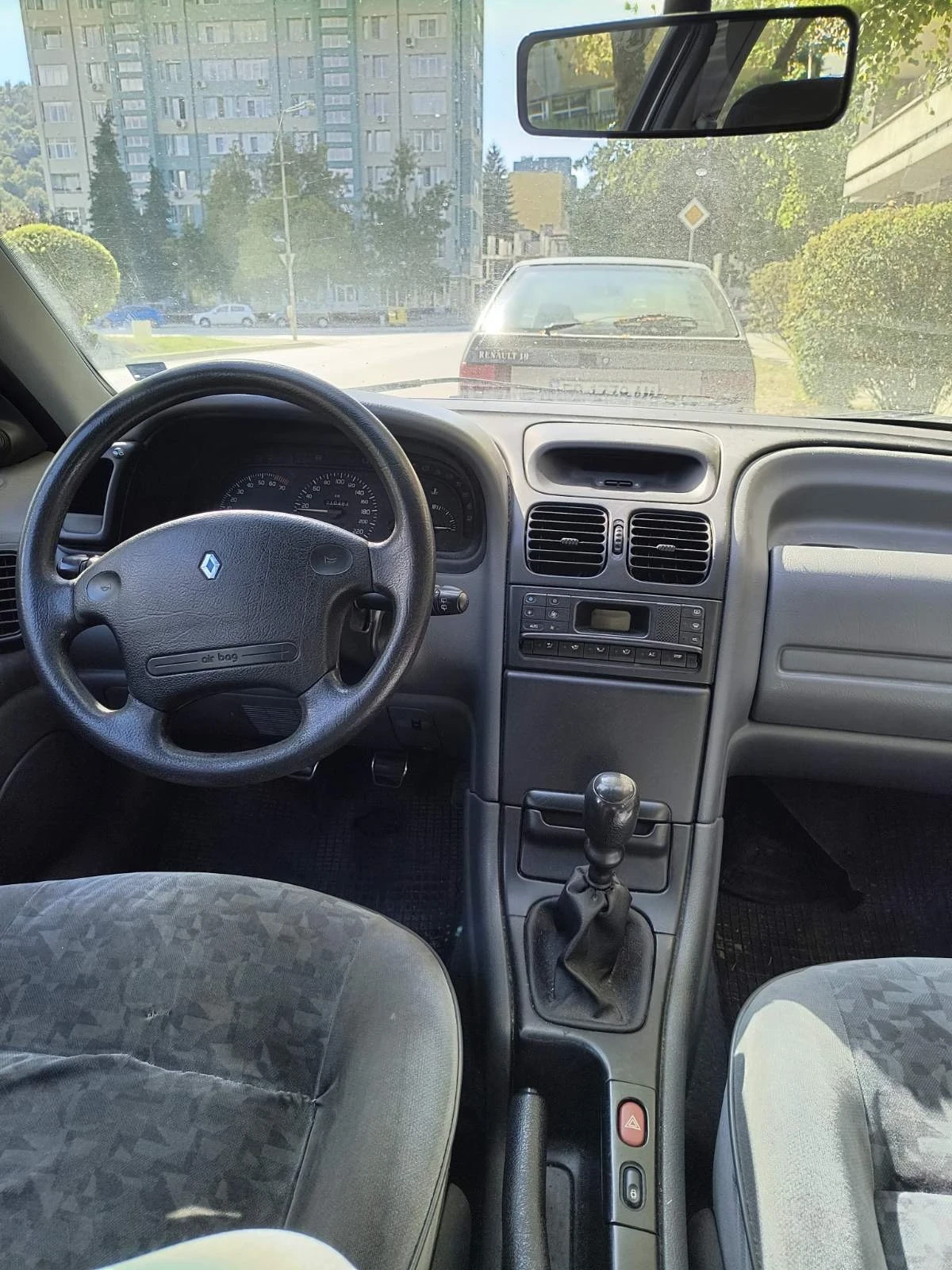 Renault Laguna, снимка 3 - Автомобили и джипове - 56642740