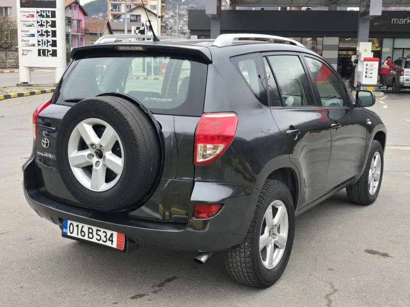 Toyota Rav4 Топ състояние внос Италия, снимка 6 - Автомобили и джипове - 52791015