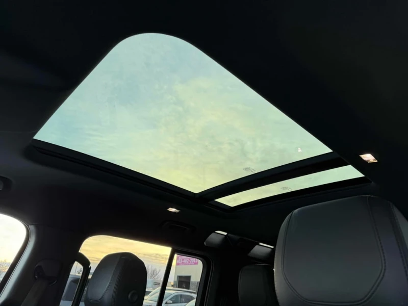 Land Rover Defender * 110 X Dynamic SE AWD * CARFAX * БЕЗ ПЪРВОНАЧАЛНА, снимка 13 - Автомобили и джипове - 52968462