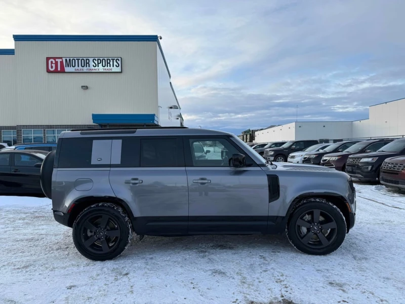 Land Rover Defender * 110 X Dynamic SE AWD * CARFAX * БЕЗ ПЪРВОНАЧАЛНА, снимка 3 - Автомобили и джипове - 52968462