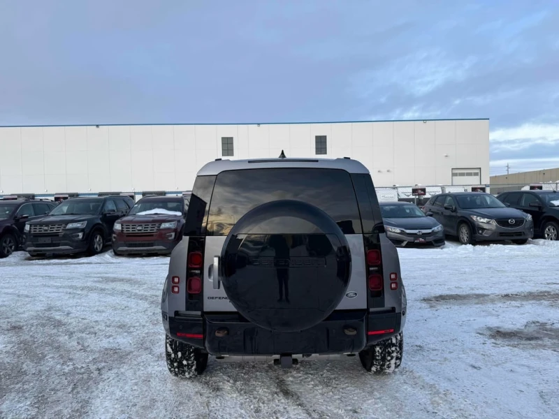 Land Rover Defender * 110 X Dynamic SE AWD * CARFAX * БЕЗ ПЪРВОНАЧАЛНА, снимка 4 - Автомобили и джипове - 52968462