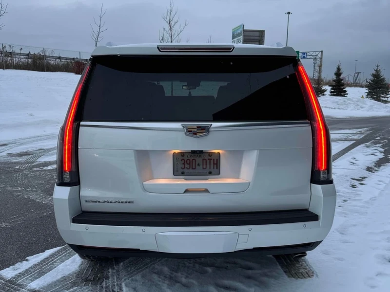 Cadillac Escalade * Premium Luxury * CARFAX * БЕЗ ПЪРВОНАЧАЛНА ВНОСК, снимка 4 - Автомобили и джипове - 53032939