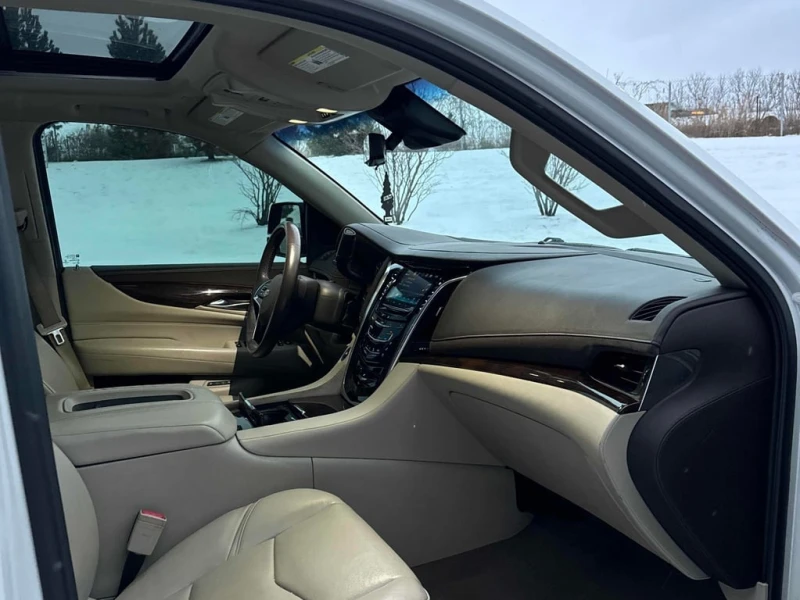 Cadillac Escalade * Premium Luxury * CARFAX * БЕЗ ПЪРВОНАЧАЛНА ВНОСК, снимка 13 - Автомобили и джипове - 53032939