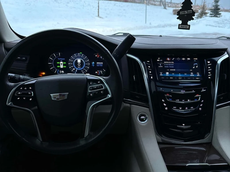 Cadillac Escalade * Premium Luxury * CARFAX * БЕЗ ПЪРВОНАЧАЛНА ВНОСК, снимка 8 - Автомобили и джипове - 53032939