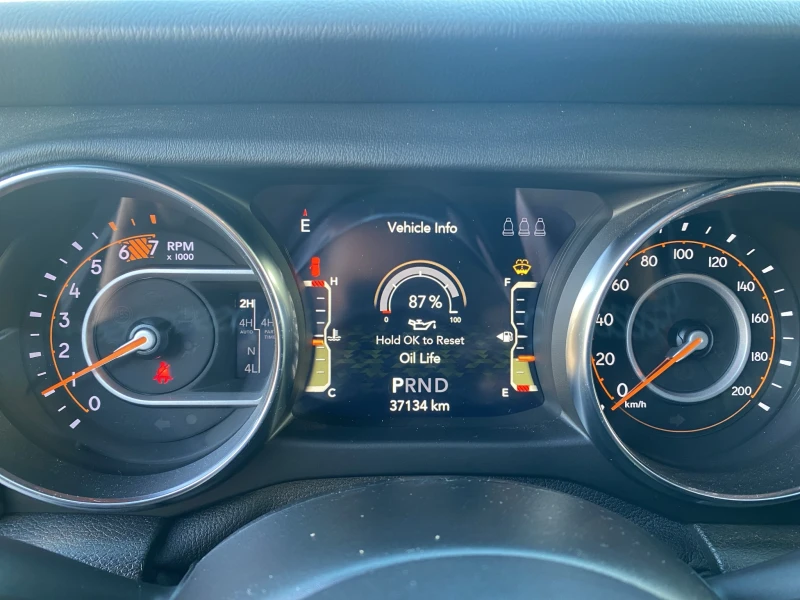 Jeep Wrangler SAHARA 2.0 Petrol 272 hp ATX8 AWD, снимка 10 - Автомобили и джипове - 53499046