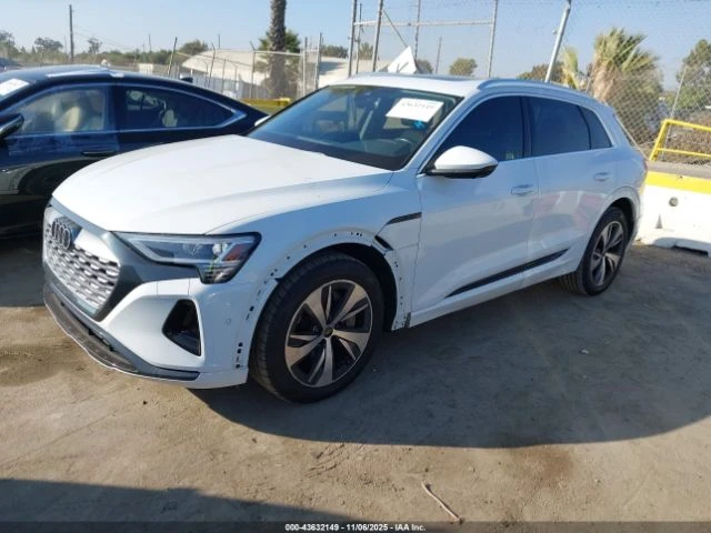 Audi Q8 E-TRON* PREMIUM PLUS* QUATTRO* ДИСТРОНИК* ПАНОРАМА, снимка 2 - Автомобили и джипове - 53564055