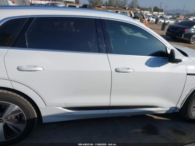 Audi Q8 E-TRON* PREMIUM PLUS* QUATTRO* ДИСТРОНИК* ПАНОРАМА, снимка 12 - Автомобили и джипове - 53564055