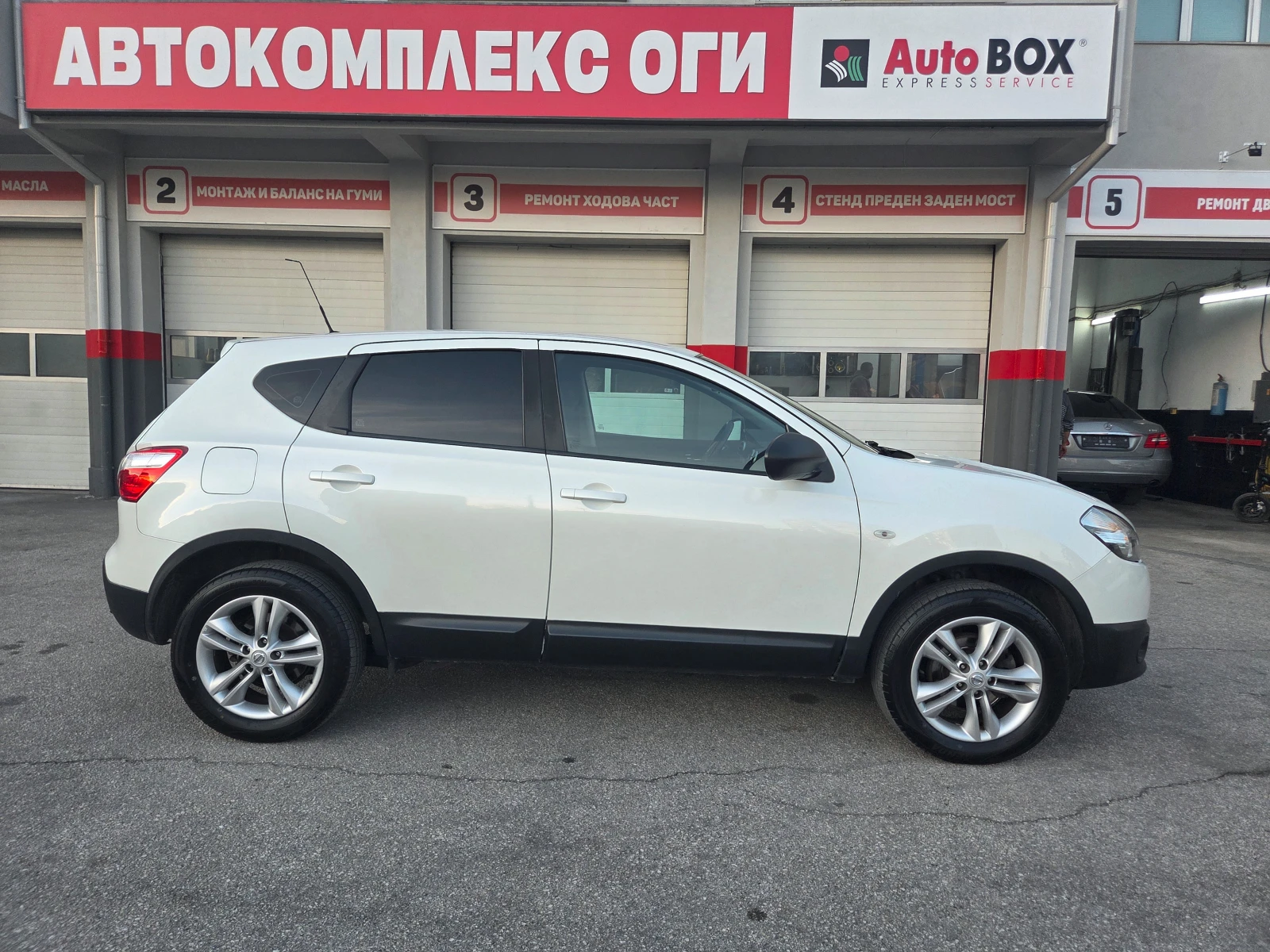 Nissan Qashqai 1.6i-ECO/GPL+ /Navi/Камера - изображение 6