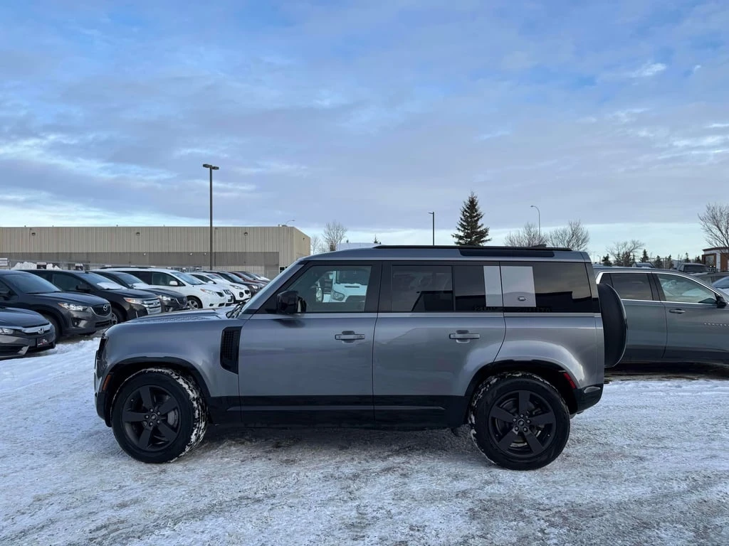 Land Rover Defender * 110 X Dynamic SE AWD * CARFAX * БЕЗ ПЪРВОНАЧАЛНА - изображение 2