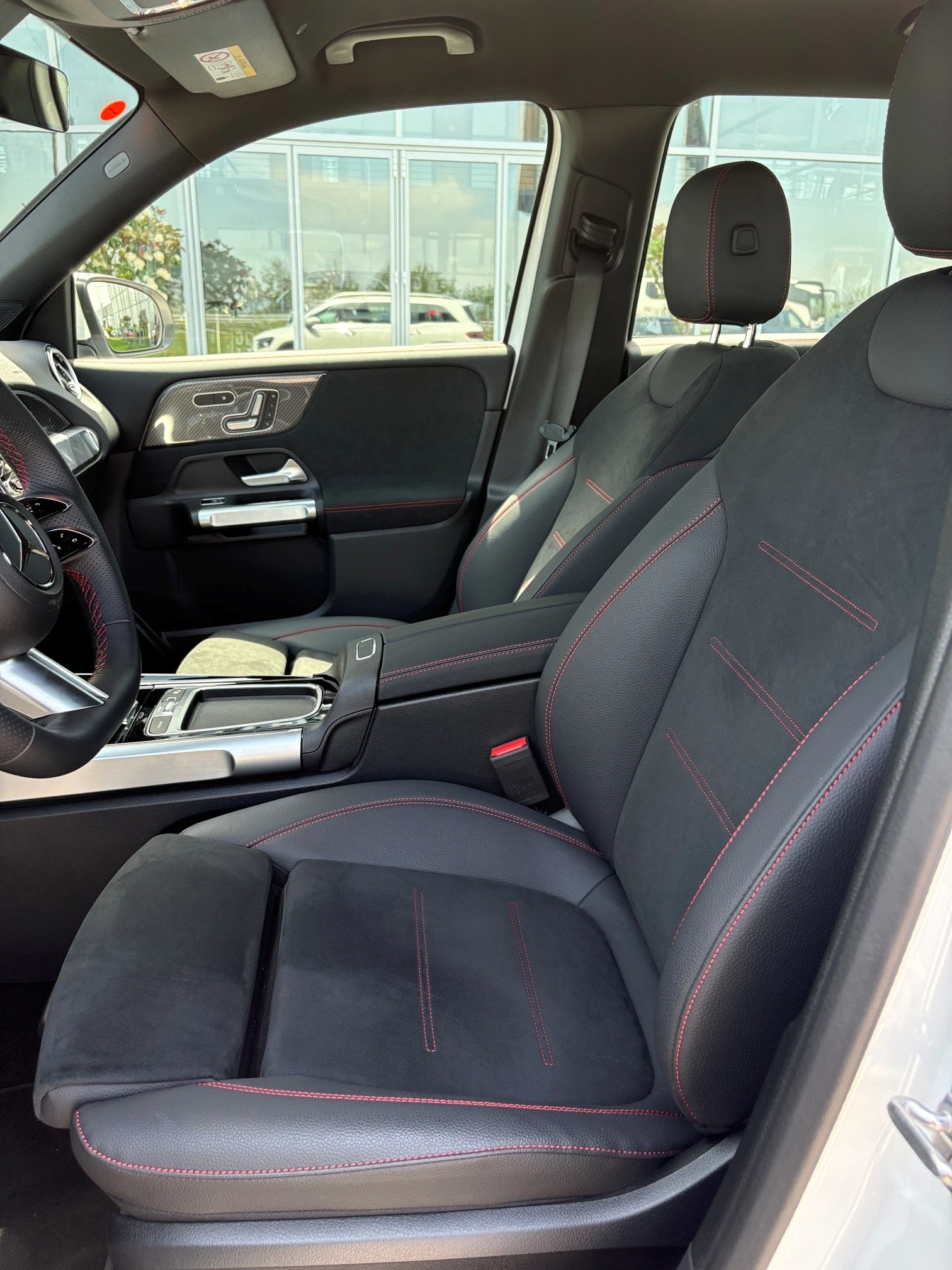 Mercedes-Benz GLB 200d 4MATIC 6+ 1, снимка 10 - Автомобили и джипове - 53164337