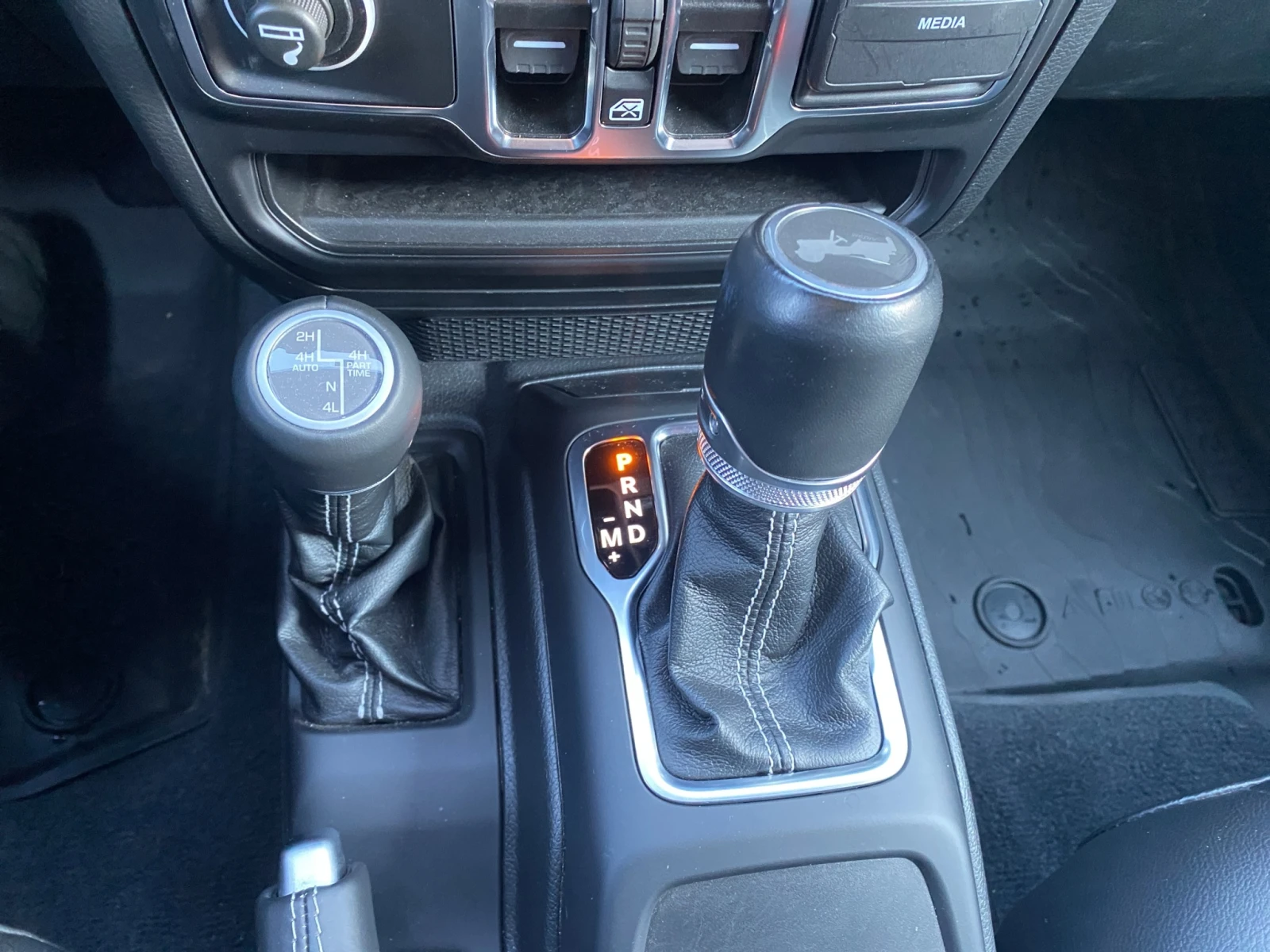 Jeep Wrangler SAHARA 2.0 Petrol 272 hp ATX8 AWD | Mobile.bg � ����������� 13