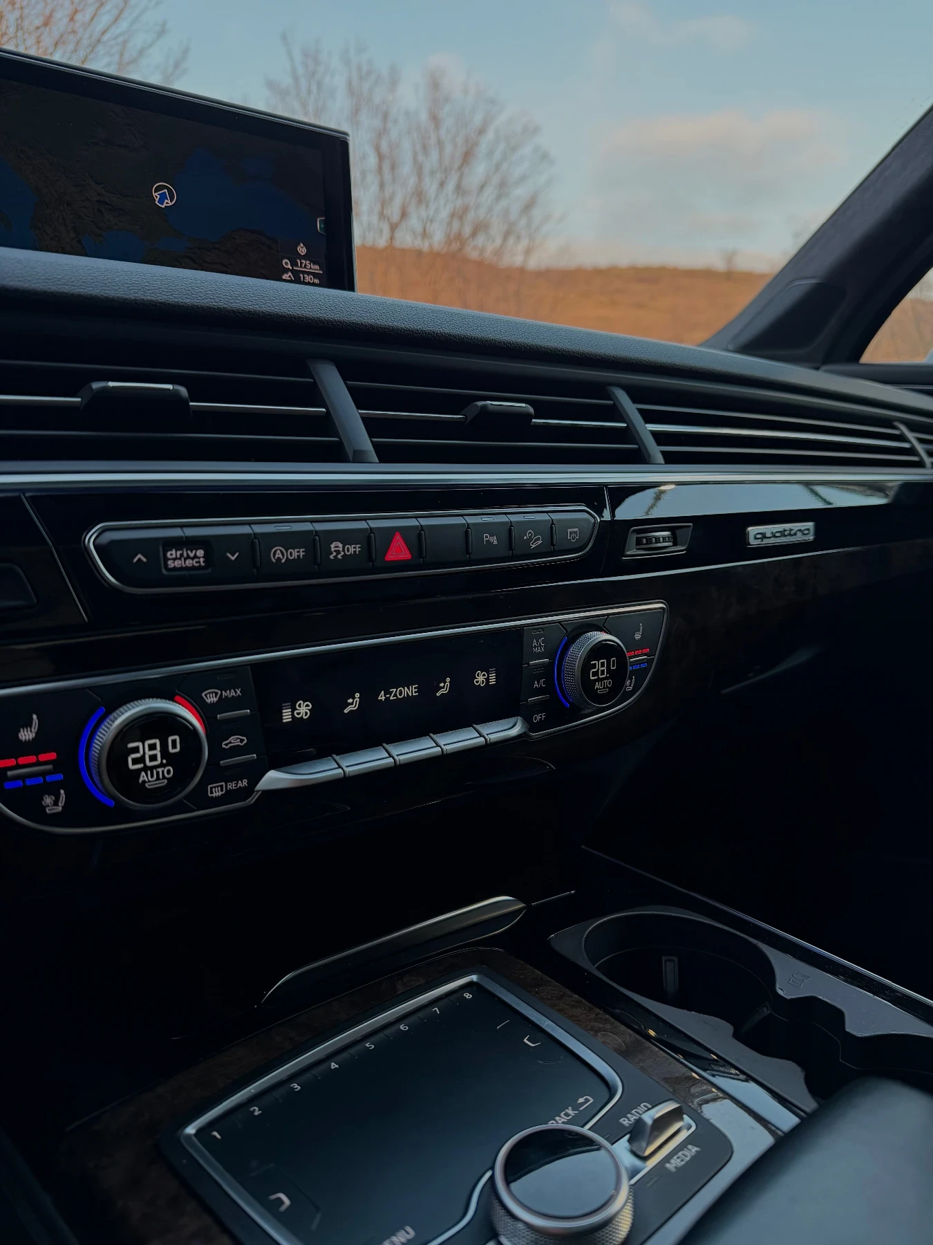 Audi Q7 Audi Q7 3.0 TFSI Quattro PRESTIGE 333 �.�. FULL | Mobile.bg � ����������� 8