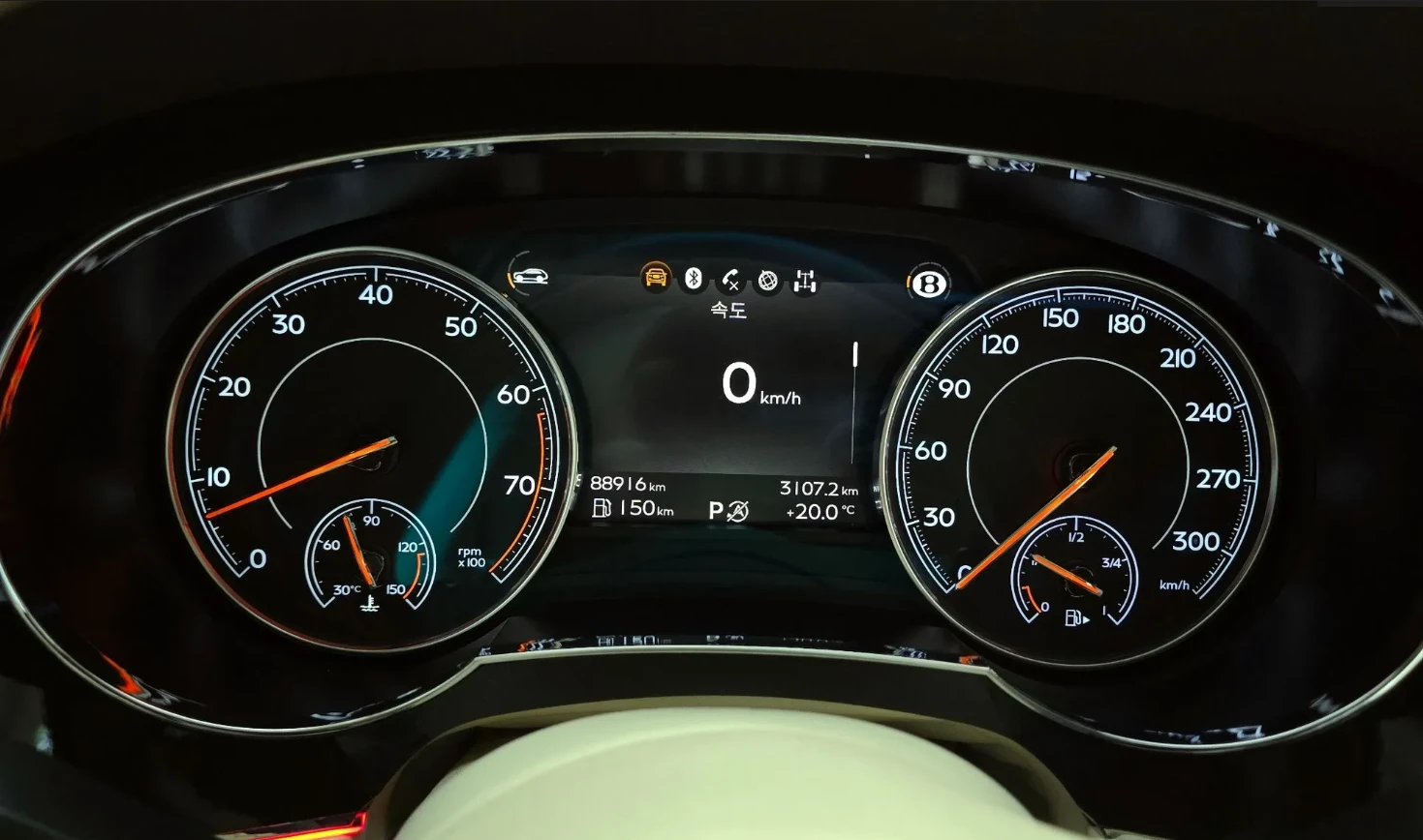 Bentley Bentayga W12 FULL, снимка 8 - Автомобили и джипове - 54835422