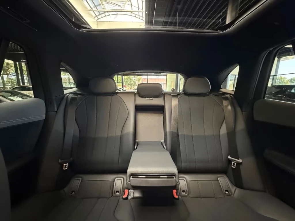 Mercedes-Benz EQE SUV 300 HyperScreen / Гаранция / BURM / Pano 360, снимка 12 - Автомобили и джипове - 55920058