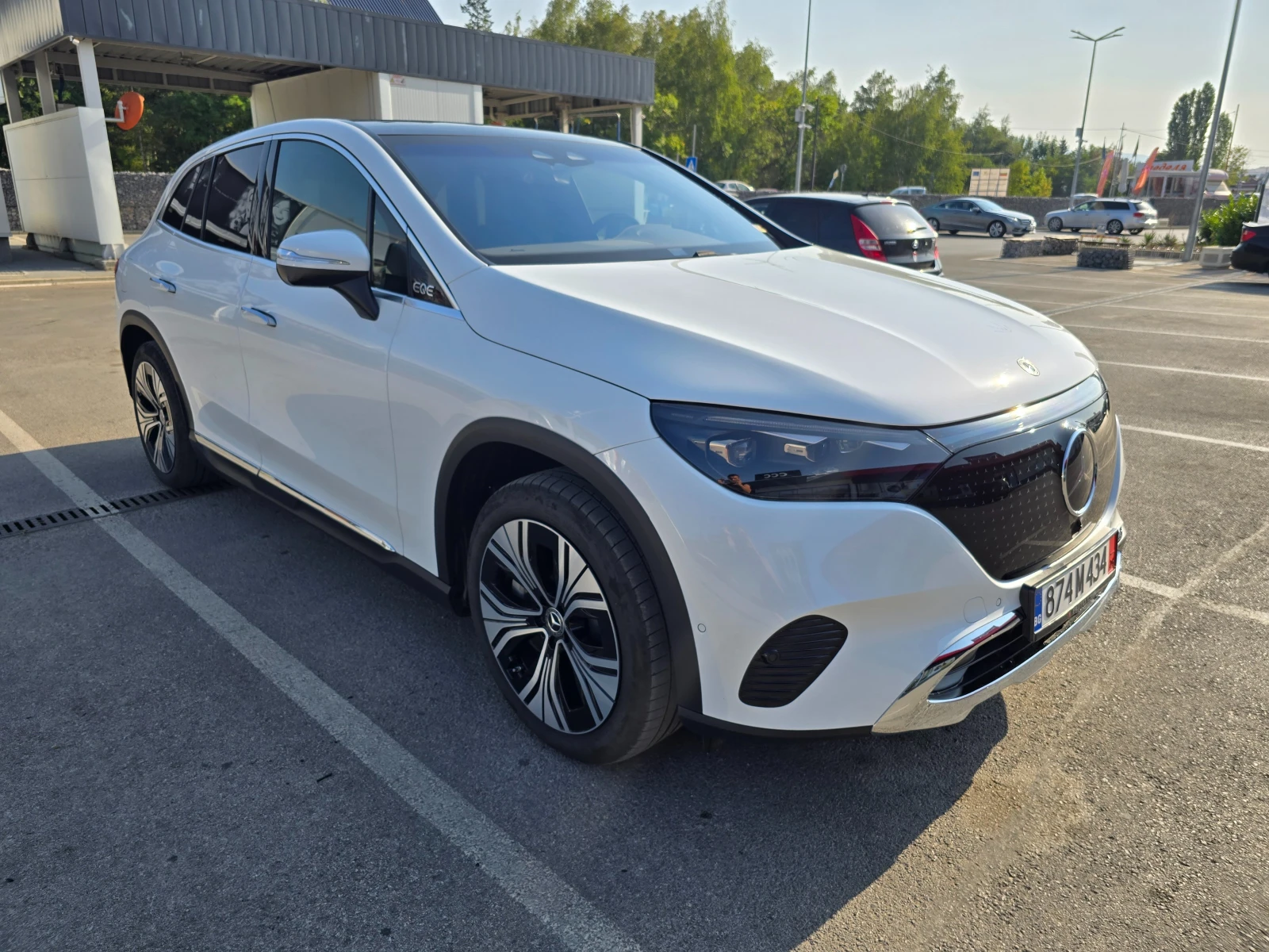 Mercedes-Benz EQE SUV 300 HyperScreen / Гаранция / BURM / Pano 360, снимка 3 - Автомобили и джипове - 55920058