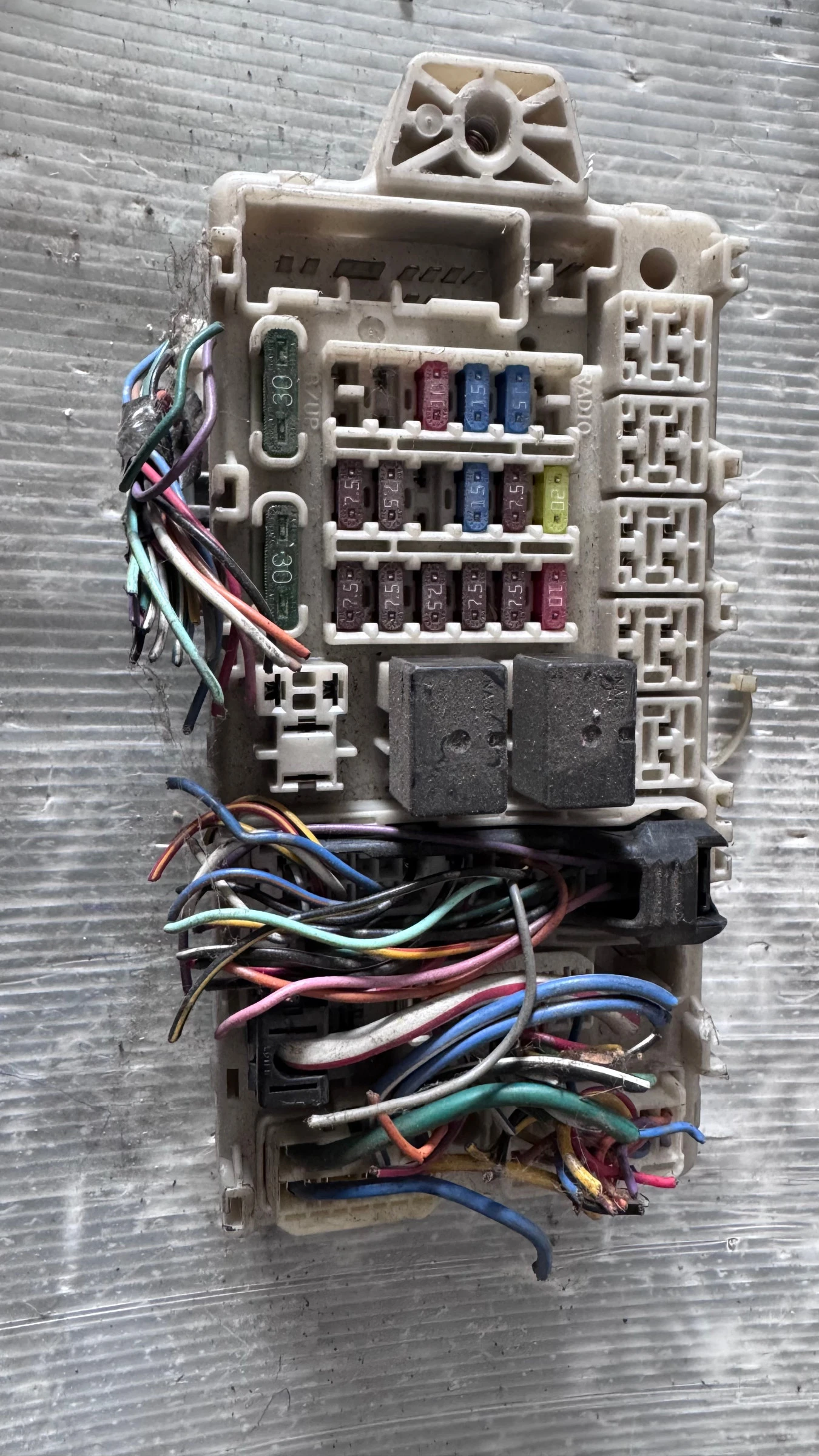 ��������� ����� (������� ����� BSI / BSM ) �� Mitsubishi Lancer - MR587875 / G8C223M-3C | Mobile.bg � ����������� 1