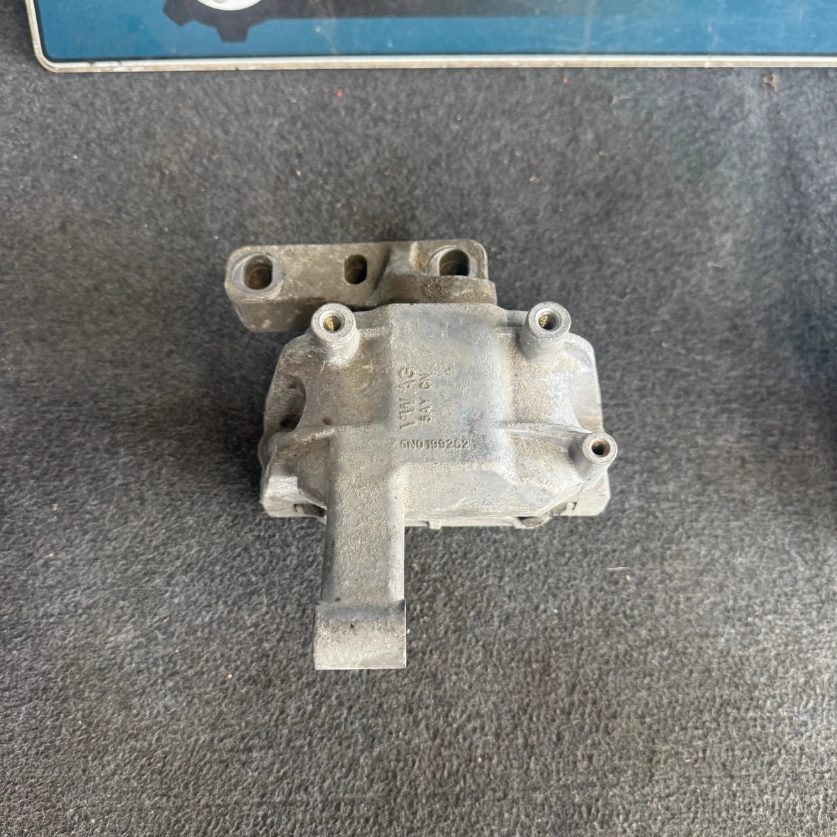 Десен тампон за двигателя Volkswagen Tiguan 5N Seat Alhambra Sharan 5N0199262E-4