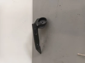 Водач , държач десен предна броня бмв 320д е 90