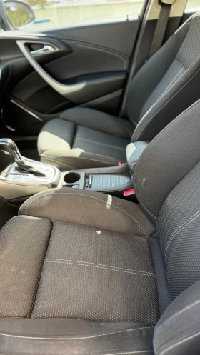 Opel Astra Sports Tourer, снимка 10