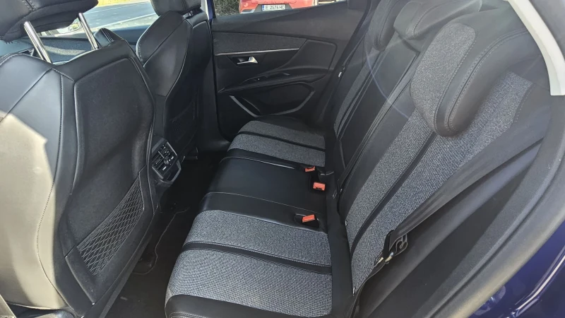 Peugeot 3008 1.2i Puretech, снимка 11 - Автомобили и джипове - 52877303