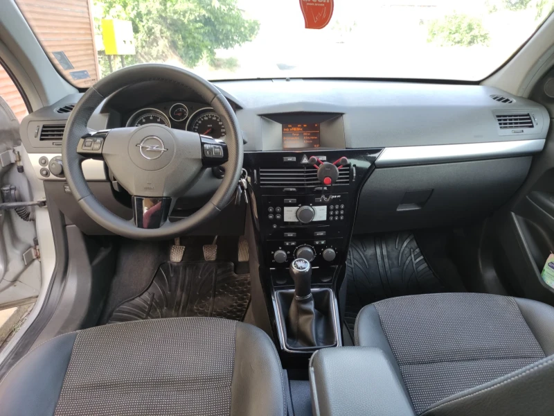 Opel Astra H, снимка 10 - Автомобили и джипове - 47025254