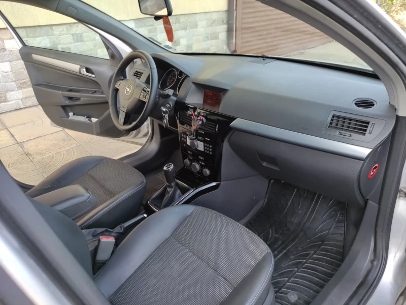 Opel Astra H, снимка 6 - Автомобили и джипове - 47025254