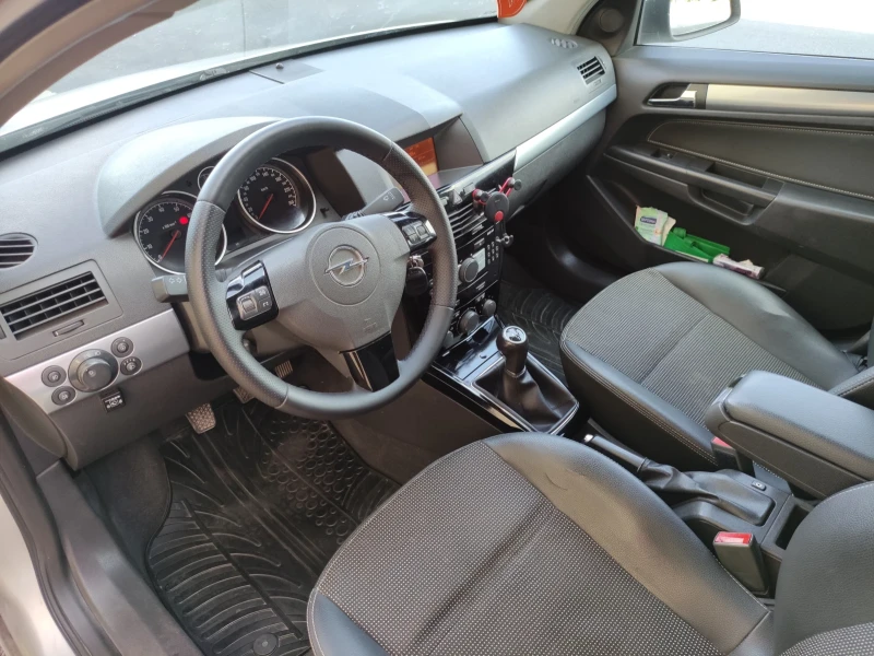 Opel Astra H, снимка 8 - Автомобили и джипове - 47025254