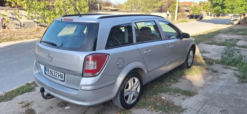 Opel Astra 1.7 CDTI, снимка 7 - Автомобили и джипове - 47511743