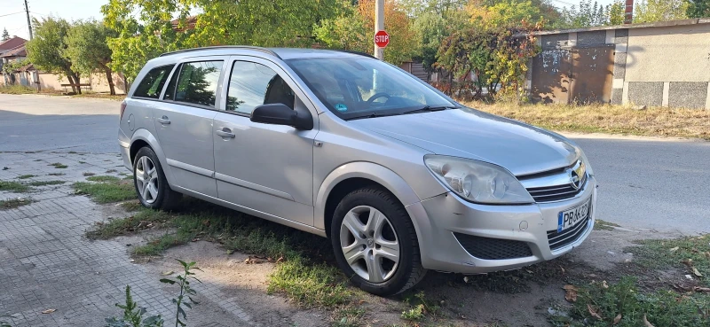 Opel Astra 1.7 CDTI, снимка 1 - Автомобили и джипове - 47511743