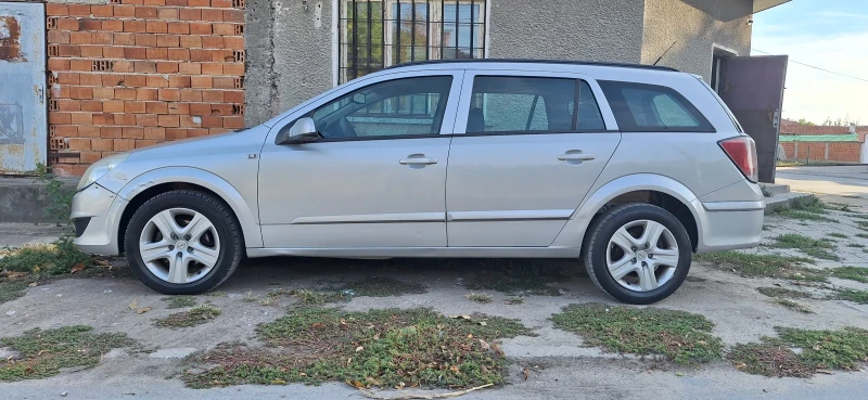 Opel Astra 1.7 CDTI, снимка 4 - Автомобили и джипове - 47511743