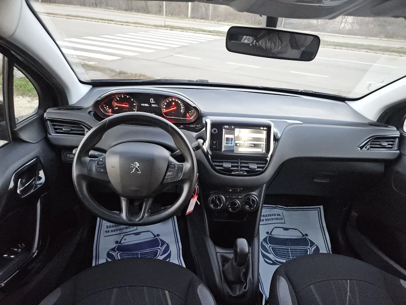 Peugeot 208 1.4i, снимка 11 - Автомобили и джипове - 48378684