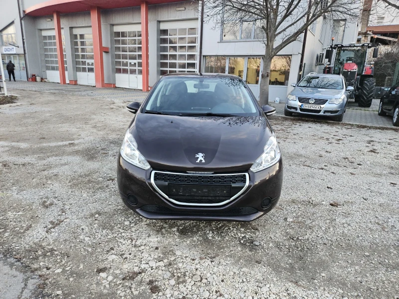 Peugeot 208 1.4i, снимка 2 - Автомобили и джипове - 48378684