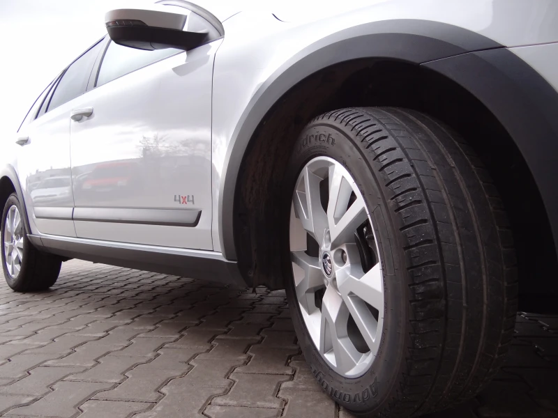 Skoda Octavia Scout 2.0tdi-150k.c. /4 X 4/ Навигация / Euro-6B /, снимка 17 - Автомобили и джипове - 49762391